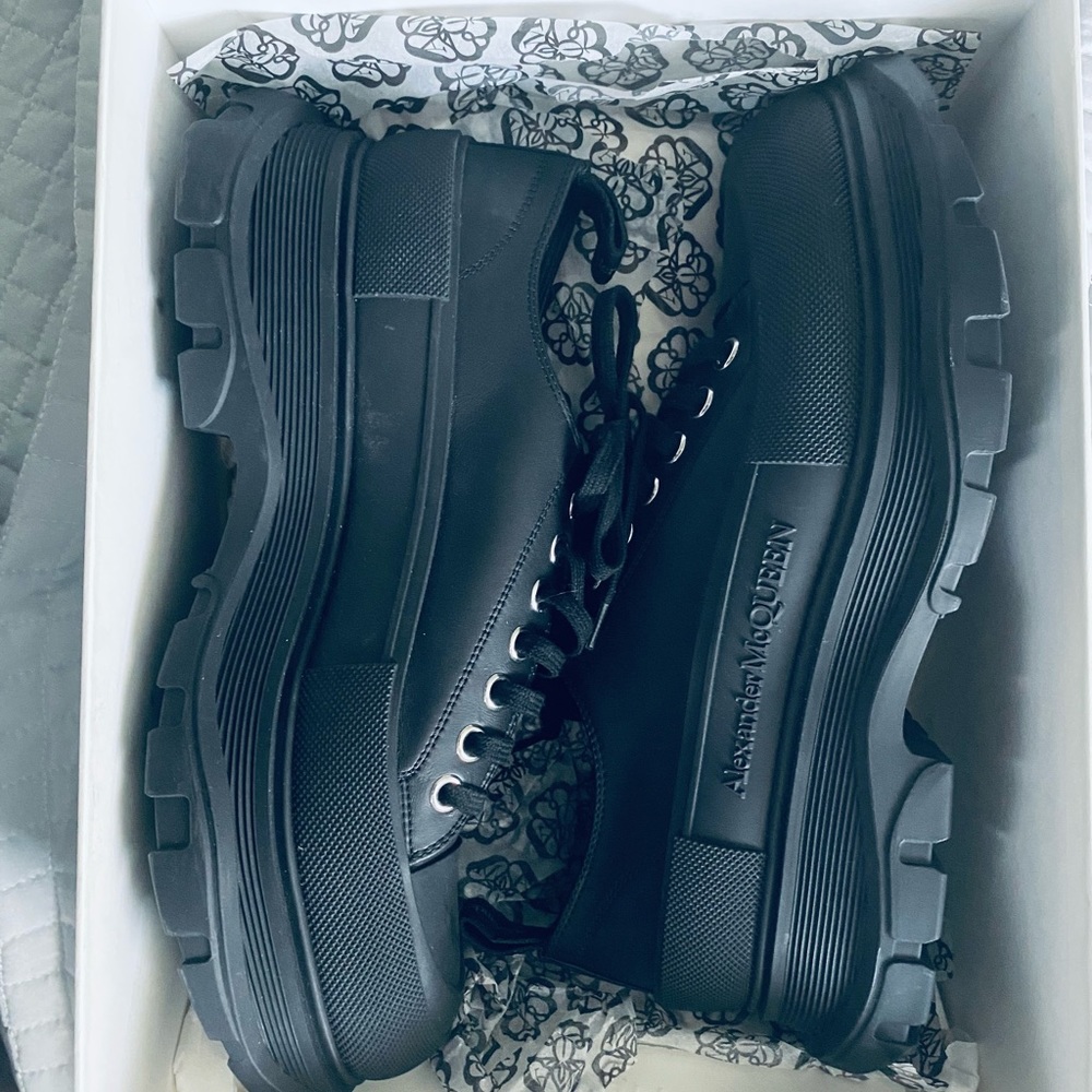 Brand new Alexander McQueen. Size 44!!